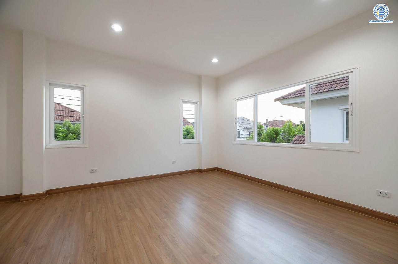 บ้านมือสองตกแต่งใหม่ โครงการ เพอร์เฟคเพลส ราชพฤกษ์ หลังมุม! รองรับทุกการใช้งาน บนเนื้อที่กว้างถึง 61.8 ตร.ว. พื้นที่ใช้สอย 198 ตร.ม. พร้อมฟังก์ชัน 3 ห้องนอน 3 ห้องน้ำ จอดรถได้ 2 คัน บ้านคุณภาพดี บนทำเลติดถนนราชพฤกษ์ เชื่อมต่อถนนรัตนาธิเบศร์ ใกล้รถไฟฟ้าสายสีม่วง “สถานีบางรักน้อยท่าอิฐ” จุดขึ้นทางด่วน "กาญจนาภิเษก" และเซ็นทรัลรัตนาธิเบศร์